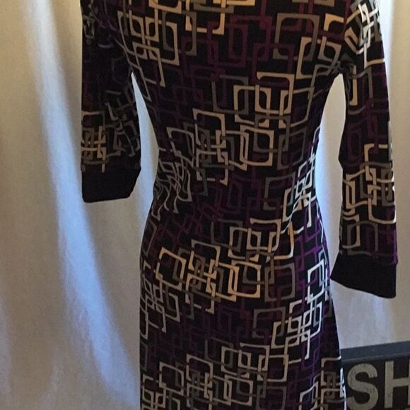 V neck pull on dress with front tie in size large - Picture 5 of 8
